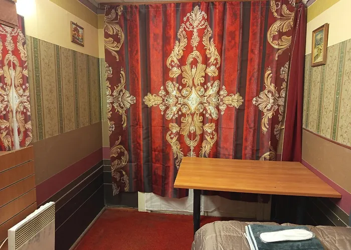 Rum i privatbostad Ofiss 24 *