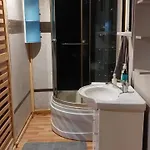 Habitación en casa particular Ofiss 24