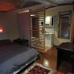 Ofiss 24 Homestay
